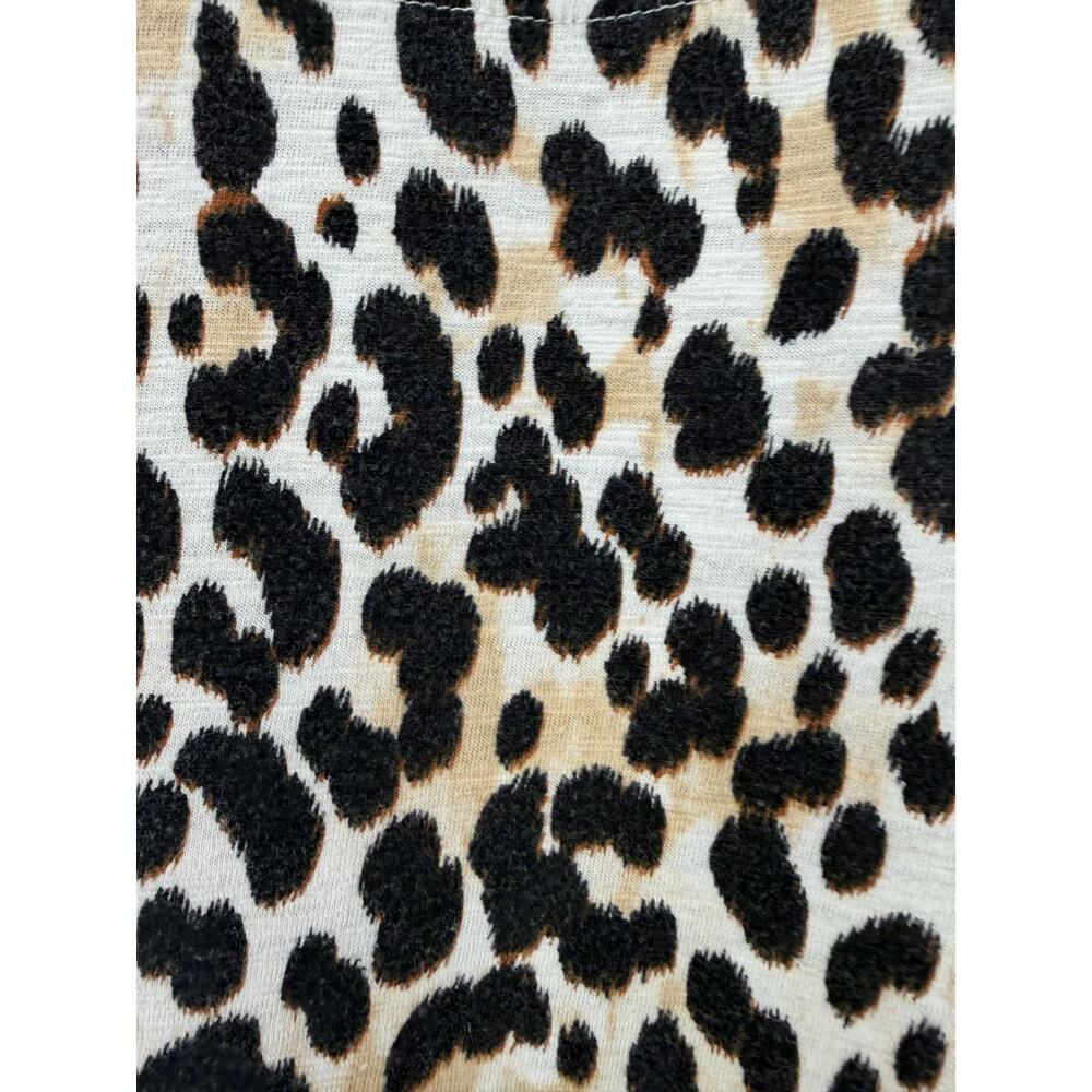 Chico's Women's Classic Everyday Casual Animal Print Knit Shirt Size 4 (XXL) - Picture 9 of 9